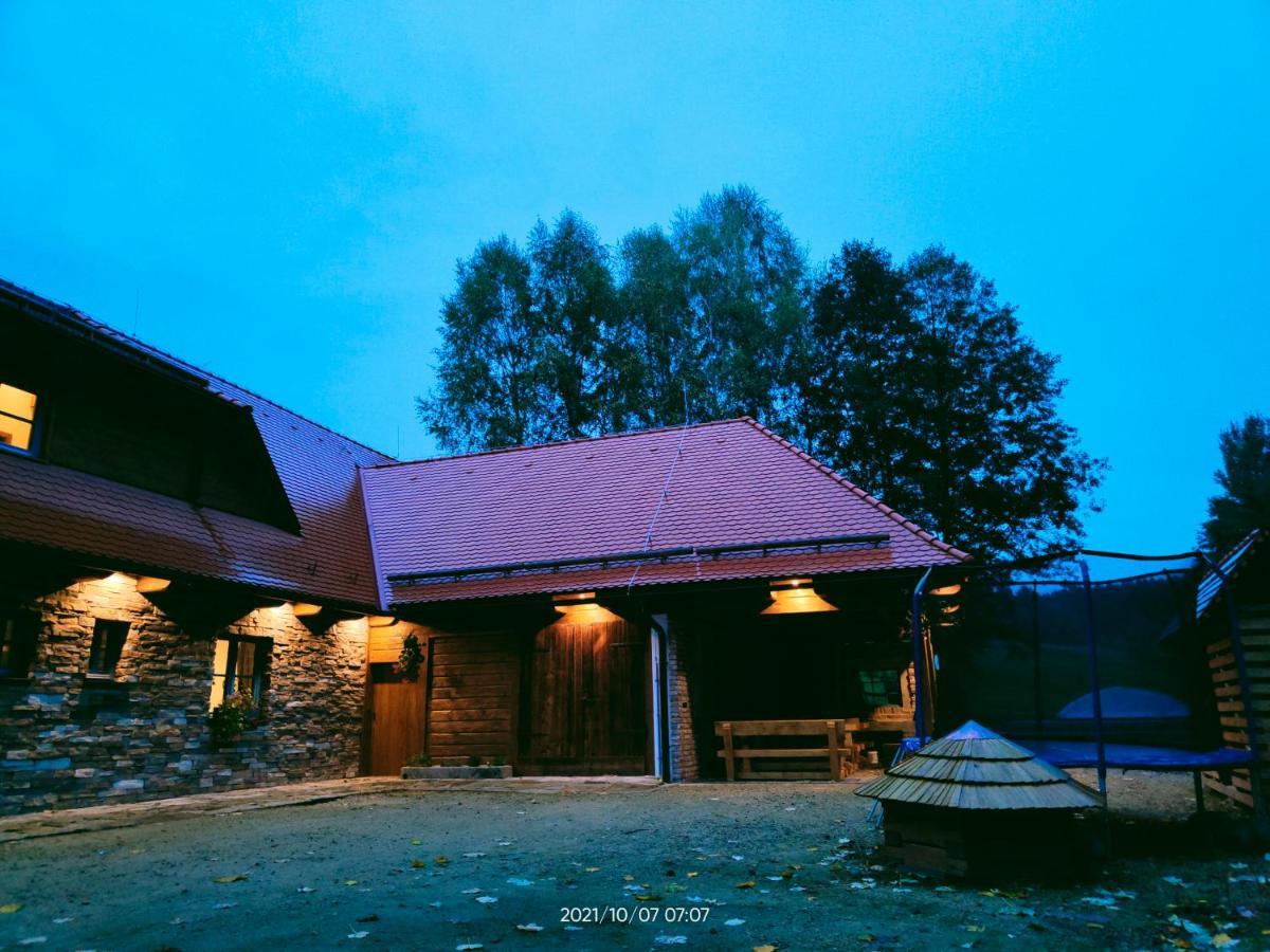 Roubenka U Zvonicky Vila Cejle Exterior foto